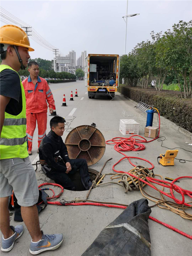 库车翻衬法管道修复技术主要工序